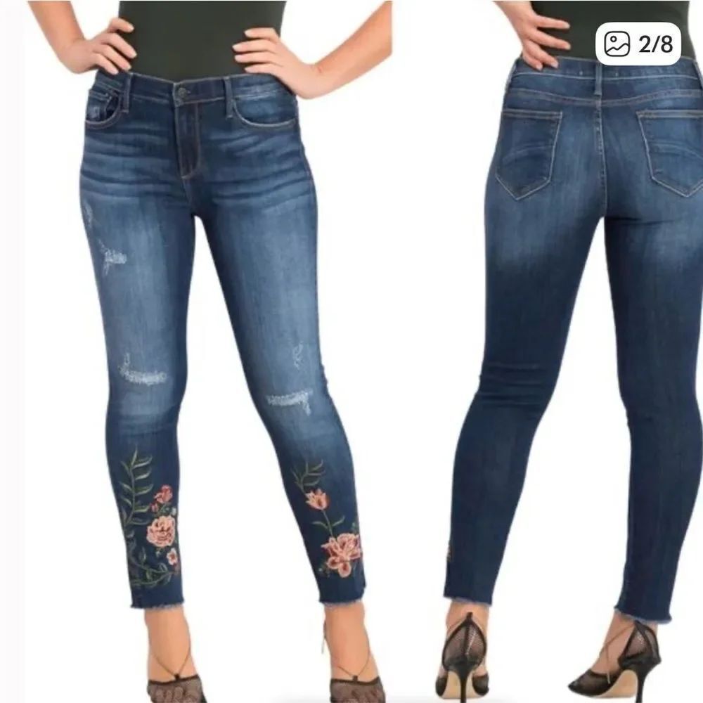 Driftwood Jackie Rosalee Floral Embroidered Distressed Jean Womens 30